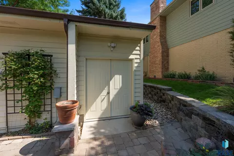 Exterior - 401 E Aspen Dr, Sioux Falls, SD 57105 photo 13 of 21