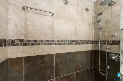 Bath - 401 E Aspen Dr, Sioux Falls, SD 57105 photo 3 of 5