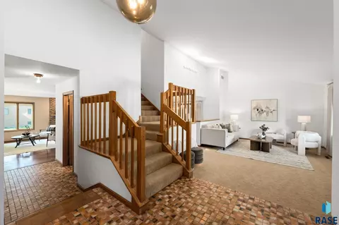 Entry Way - 401 E Aspen Dr, Sioux Falls, SD 57105 photo 1 of 3