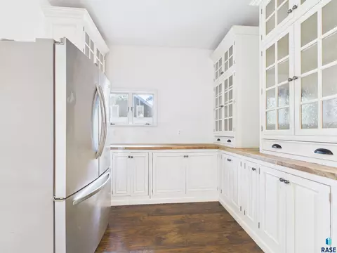 Kitchen - 208 2nd Ave, Chester, SD 57016 photo 6 of 7