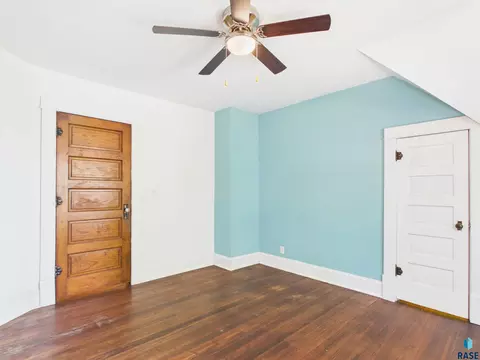 Bedroom - 208 2nd Ave, Chester, SD 57016 photo 5 of 11