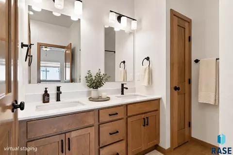 Bath - 2502 Cama Pl, Sioux Falls, SD 57108 photo 1 of 4