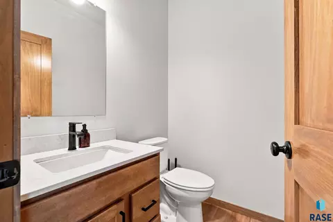 Bath - 2502 Cama Pl, Sioux Falls, SD 57108 photo 3 of 4