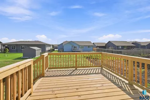 Exterior - 1430 N Titan St, Tea, SD 57064 photo 1 of 3