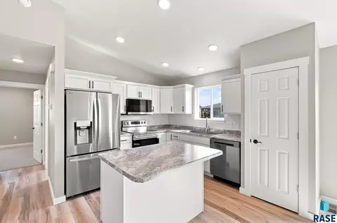 Kitchen - 1430 N Titan St, Tea, SD 57064 photo 2 of 2