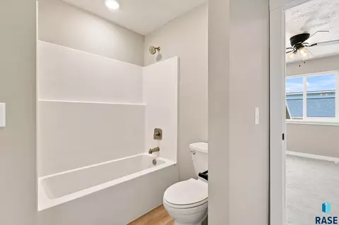 Bath - 1430 N Titan St, Tea, SD 57064 photo 2 of 3