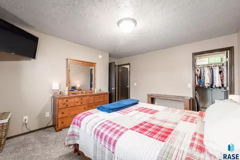 Bedroom - 2813 E Indigo Pl, Sioux Falls, SD 57108 photo 3 of 3