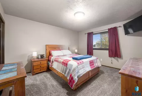 Bedroom - 2813 E Indigo Pl, Sioux Falls, SD 57108 photo 2 of 3