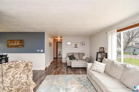 Living - 217 N Needles Dr, Brandon, SD 57005 photo 4 of 5
