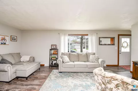 Living - 217 N Needles Dr, Brandon, SD 57005 photo 1 of 5