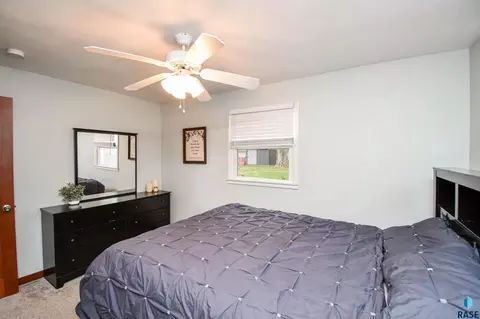 Bedroom - 217 N Needles Dr, Brandon, SD 57005 photo 4 of 14