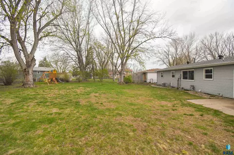 Exterior - 217 N Needles Dr, Brandon, SD 57005 photo 5 of 10