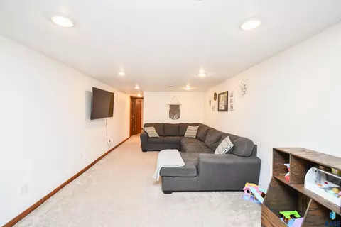 Other - 217 N Needles Dr, Brandon, SD 57005 photo 4 of 8