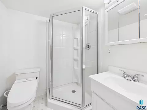 Bath - 310 E 28th St, Sioux Falls, SD 57105 photo 3 of 4