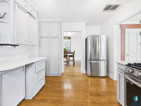 Kitchen - 310 E 28th St, Sioux Falls, SD 57105 photo 5 of 5