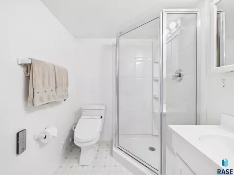 Bath - 310 E 28th St, Sioux Falls, SD 57105 photo 4 of 4