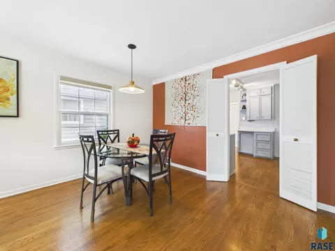 Dining - 310 E 28th St, Sioux Falls, SD 57105 photo 3 of 4