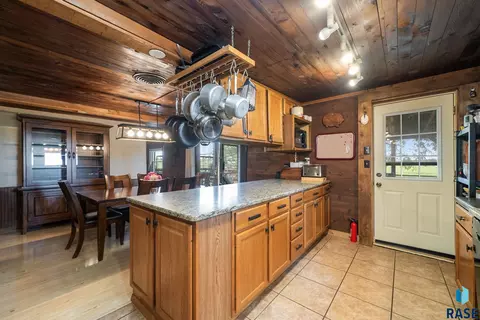 Kitchen - 47766 283rd St, Canton, SD 57013 photo 5 of 9