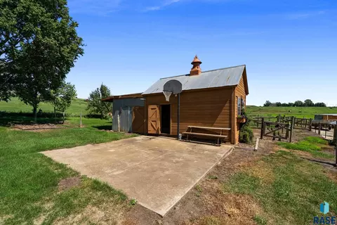 Exterior - 47766 283rd St, Canton, SD 57013 photo 18 of 28