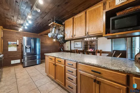 Kitchen - 47766 283rd St, Canton, SD 57013 photo 7 of 9