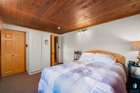 Bedroom - 47766 283rd St, Canton, SD 57013 photo 6 of 8