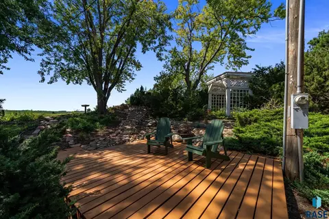 Exterior - 47766 283rd St, Canton, SD 57013 photo 6 of 28