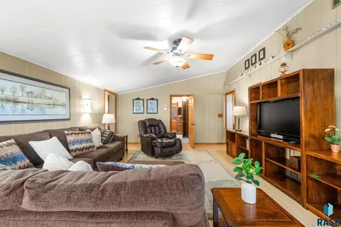 Living - 47766 283rd St, Canton, SD 57013 photo 6 of 7