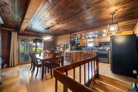 Dining - 47766 283rd St, Canton, SD 57013 photo 3 of 3