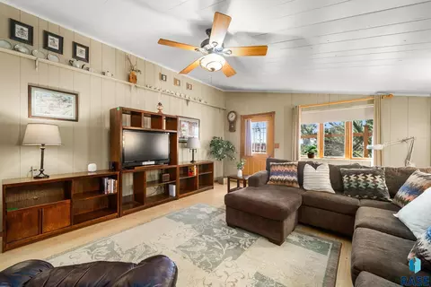 Living - 47766 283rd St, Canton, SD 57013 photo 2 of 7