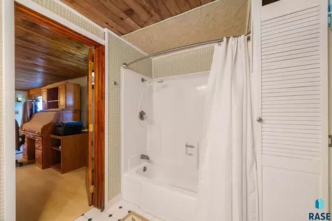 Bath - 47766 283rd St, Canton, SD 57013 photo 7 of 7