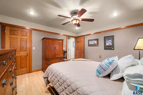 Bedroom - 47766 283rd St, Canton, SD 57013 photo 4 of 8