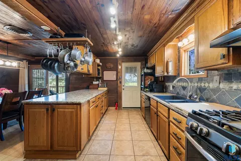 Kitchen - 47766 283rd St, Canton, SD 57013 photo 9 of 9