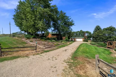 Exterior - 47766 283rd St, Canton, SD 57013 photo 22 of 28