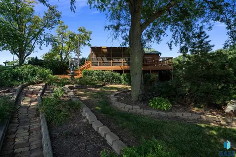 Exterior - 47766 283rd St, Canton, SD 57013 photo 3 of 28