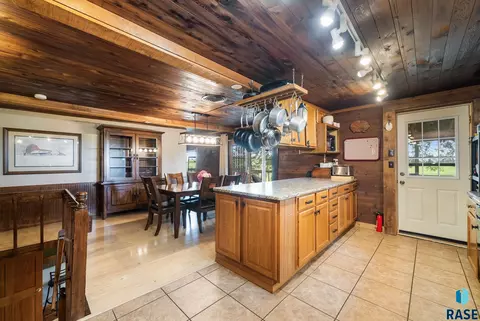 Kitchen - 47766 283rd St, Canton, SD 57013 photo 4 of 9