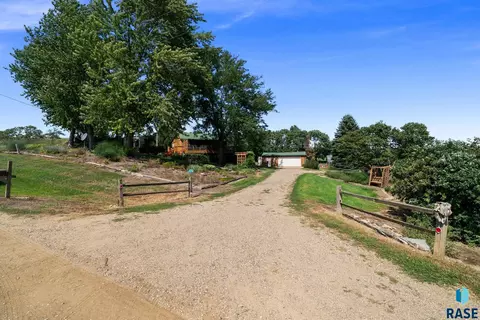 Exterior - 47766 283rd St, Canton, SD 57013 photo 21 of 28
