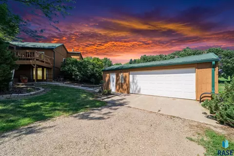 Exterior - 47766 283rd St, Canton, SD 57013 photo 1 of 28