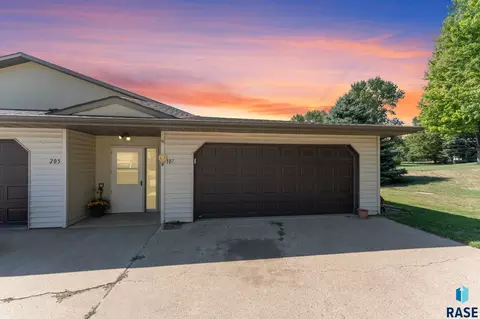 500 N Vandemark Ave #107, Hartford, SD 57033