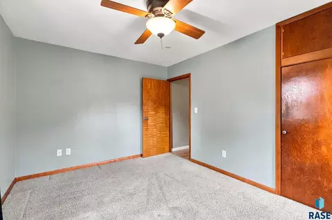 Bedroom - 944 S Cloudas Ave, Sioux Falls, SD 57103 photo 2 of 6