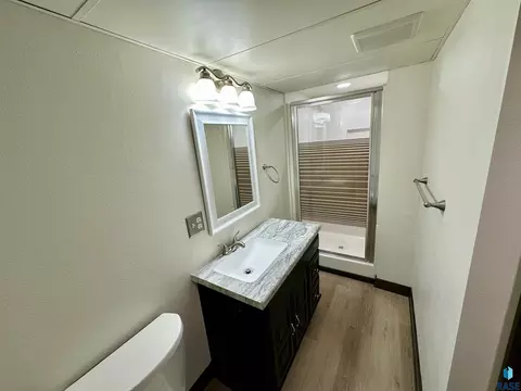 Bath - 3120 E 19th St, Sioux Falls, SD 57103 photo 6 of 6