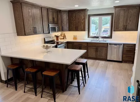 Kitchen - 3120 E 19th St, Sioux Falls, SD 57103 photo 1 of 4
