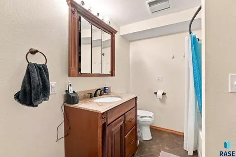Bath - 345 E Kevin Dr, Tea, SD 57064 photo 2 of 2