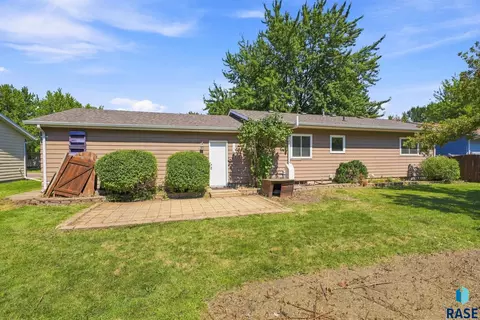 Exterior - 345 E Kevin Dr, Tea, SD 57064 photo 2 of 5