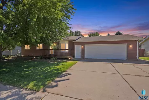 Exterior - 345 E Kevin Dr, Tea, SD 57064 photo 5 of 5