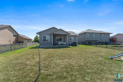 Exterior - 3216 E Brewster St, Sioux Falls, SD 57108 photo 9 of 9