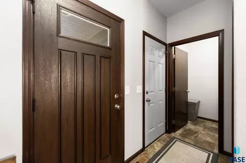 Entry Way - 3216 E Brewster St, Sioux Falls, SD 57108 photo 3 of 3