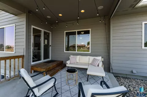 Exterior - 3216 E Brewster St, Sioux Falls, SD 57108 photo 3 of 9