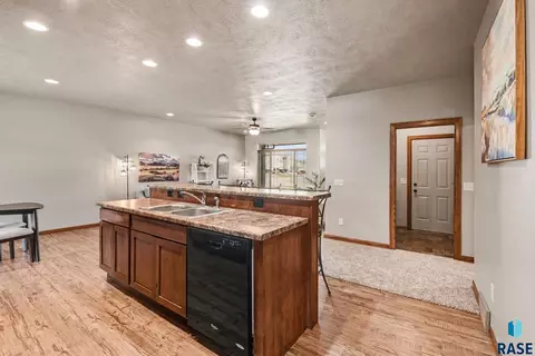 Kitchen - 3515 E Bison Trl, Sioux Falls, SD 57108 photo 3 of 3
