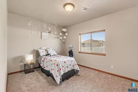 Bedroom - 3515 E Bison Trl, Sioux Falls, SD 57108 photo 4 of 5