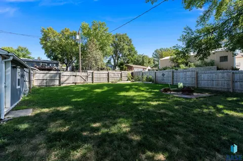 Exterior - 206 E 4th St, Dell Rapids, SD 57022 photo 2 of 8